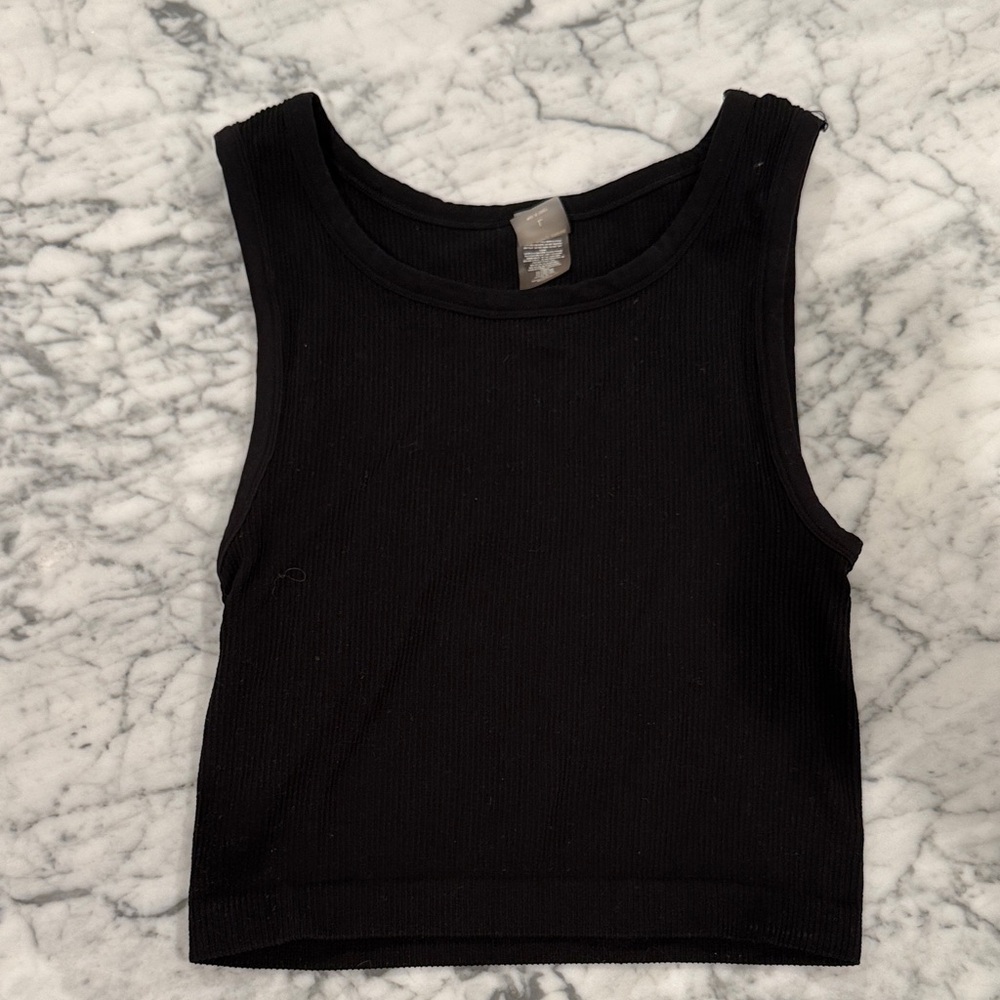 Aritzia Black Ribbed Crop Top